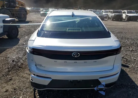 2023 Toyota Crown Xle z USA, uszkodzony, nr VIN JTDAAAAF6P3006971